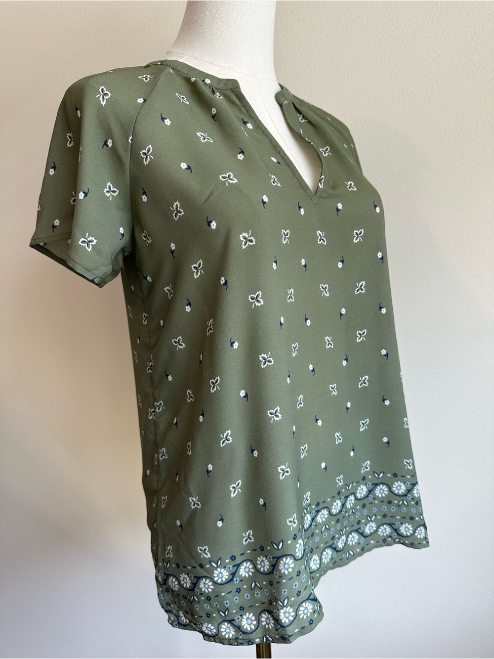 Old Navy Olive Green, Navy and White Floral Bandana V-Neck Blouse | SIZE XS - Picture 2 of 6
